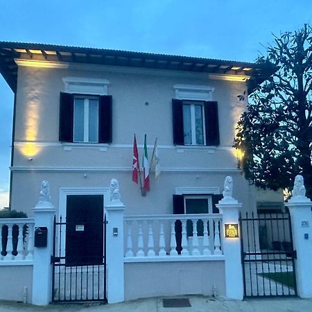Four Lions Villa Guesthouse Pisa Eksteriør billede